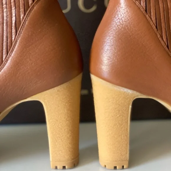Authentic Gucci brown Ankle Boots - Picture 2 of 12